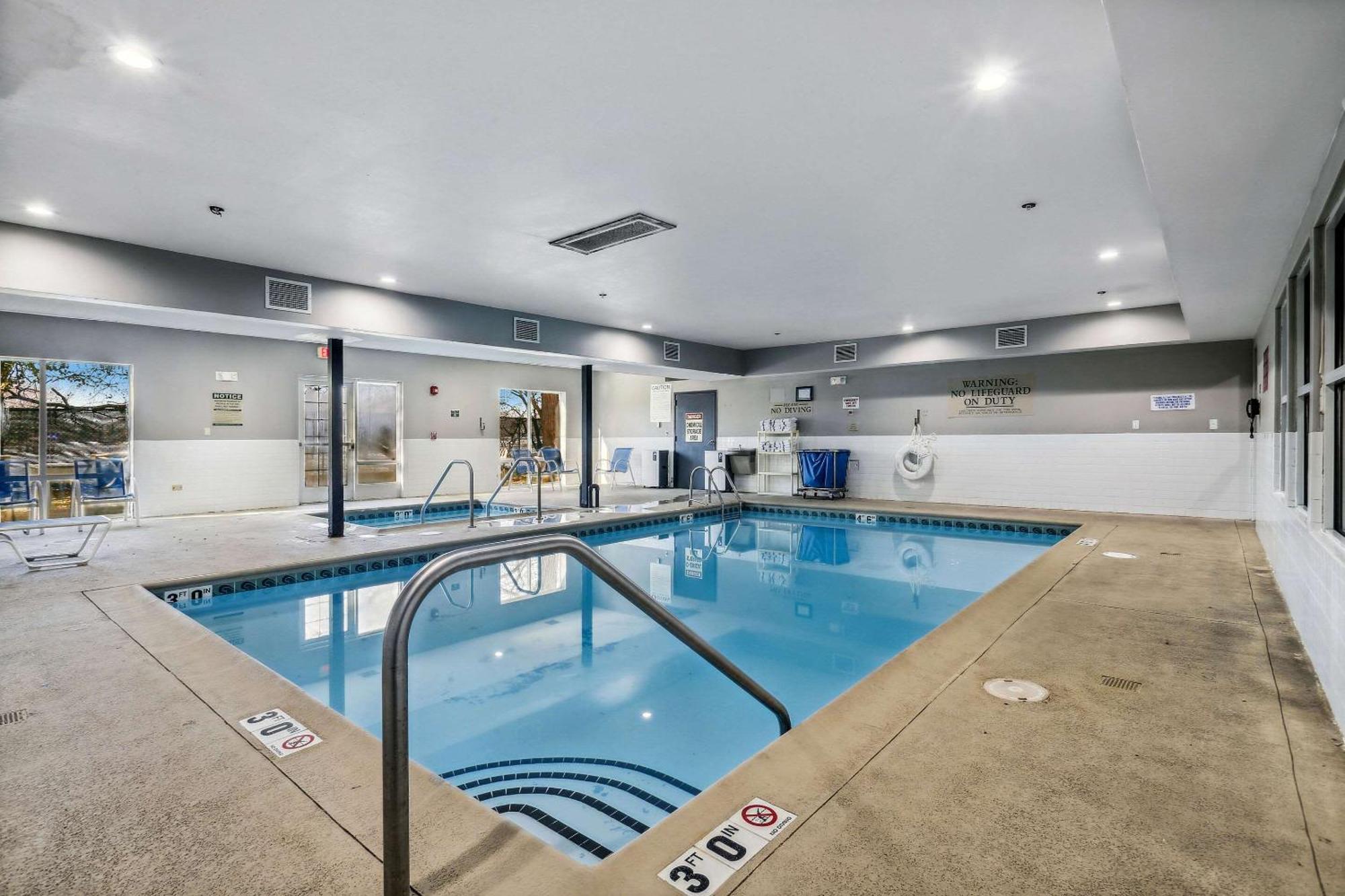 Country Inn & Suites By Radisson, Chicago O'Hare South, Il Bensenville Εξωτερικό φωτογραφία